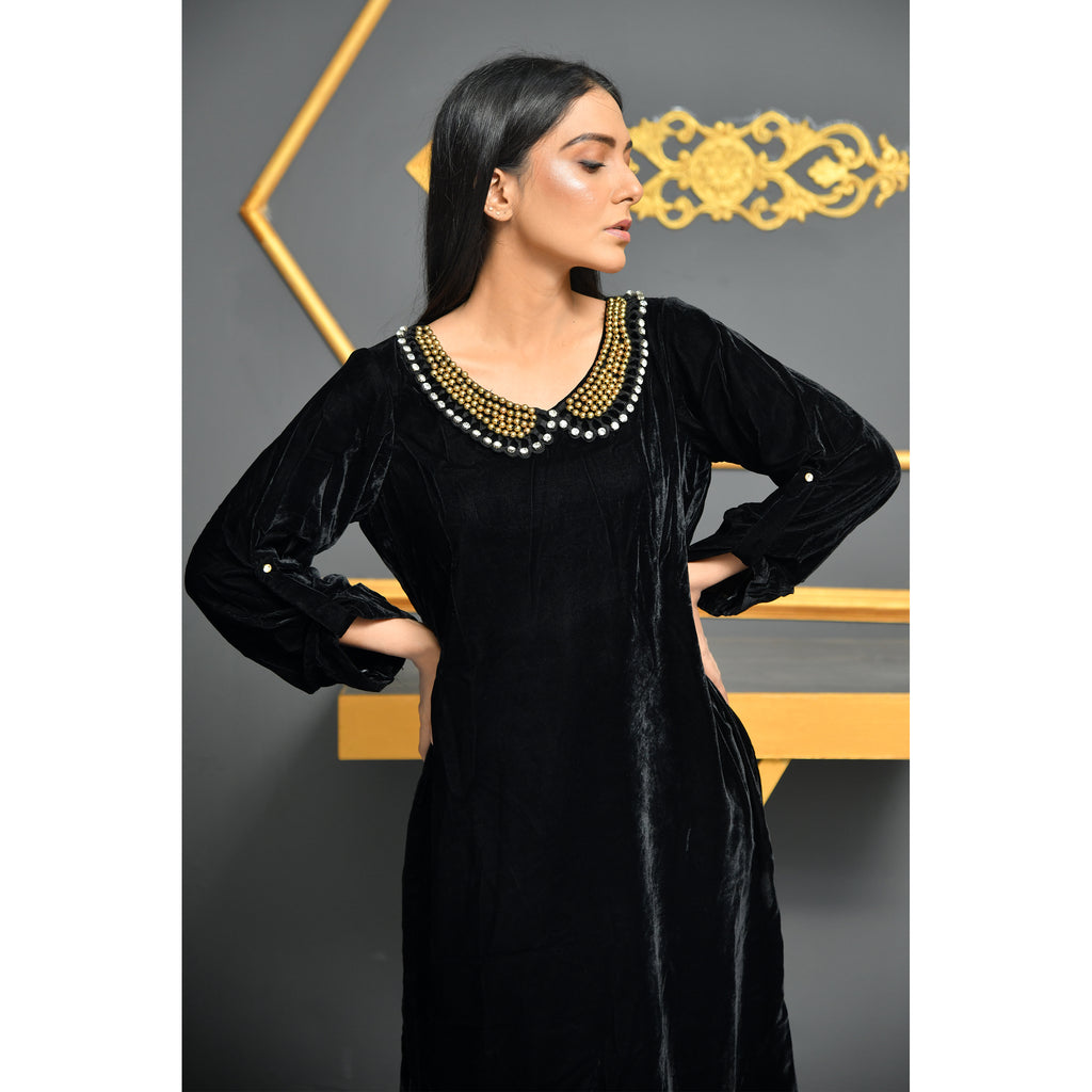 LIBAAS - Black Makhmal 2 Piece